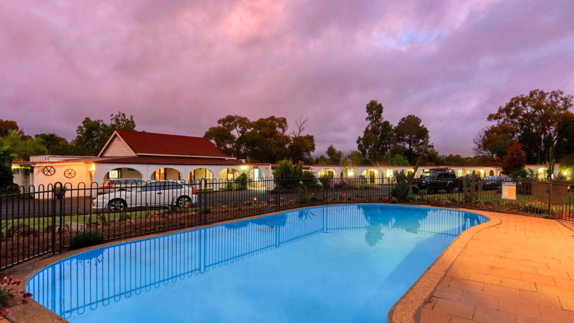 Azalea Motel Coonabarabran Exterior foto